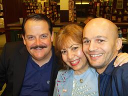 James L Paris and Patrick & Anna Dejean discussing paid blogging & how to make money on Internet at Barnes & Noble in Costa Mesa, CA